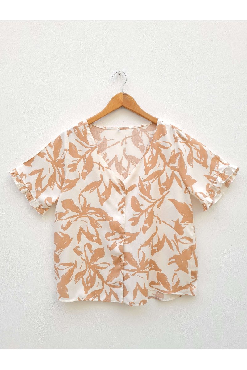 Camisa de fibrana estampada con volados en mangas