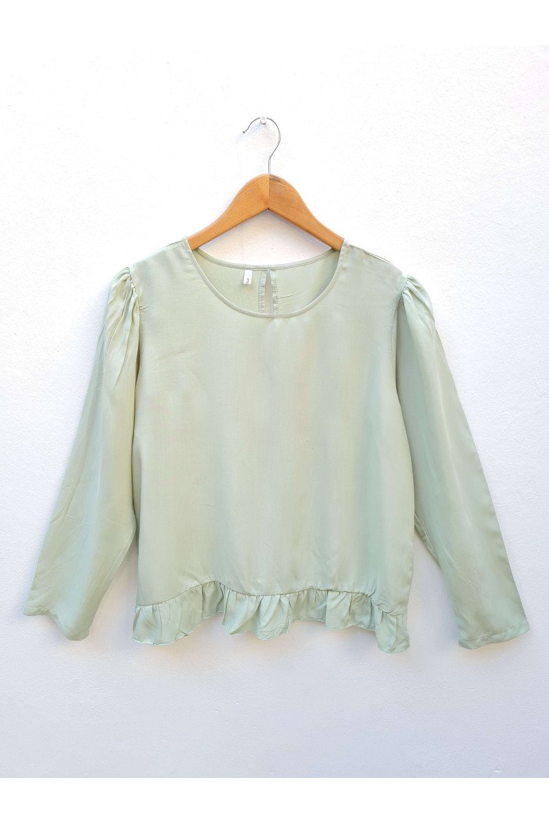 Blusa de poplin manga princesa con volados en ruedo y lágrima
