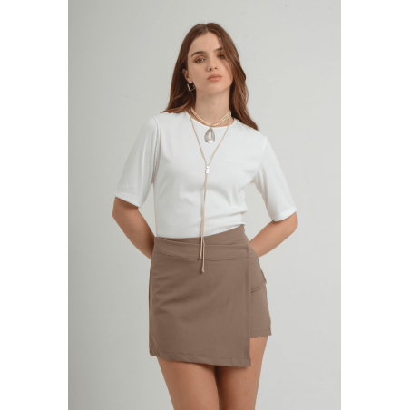 Skort sastrero premium cruzado con pinzas traseras