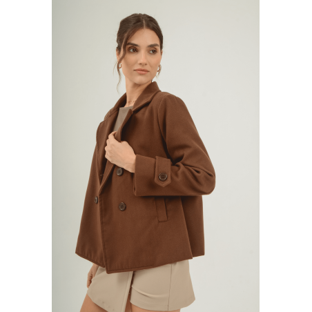 Tapado de velour corto, forrado, presilla en puños y bolsillos