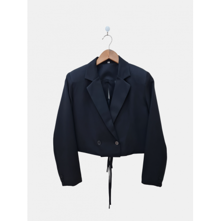 Blazer sastrero crop cruzado forrado con hombreras y espalda abierta con lazos