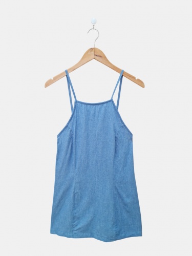 Vestido de denim con escote...