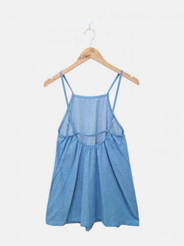 Vestido de denim con escote...