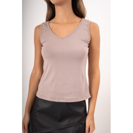 Musculosa de tejido de punto liso básica con escote en "V"