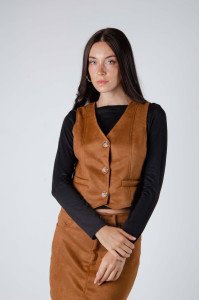 Chaleco de suede forrado con bolsillos falsos y botones