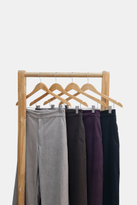 Palazo de corderoy ancho con botón y cierre, pinzas y bolsillos