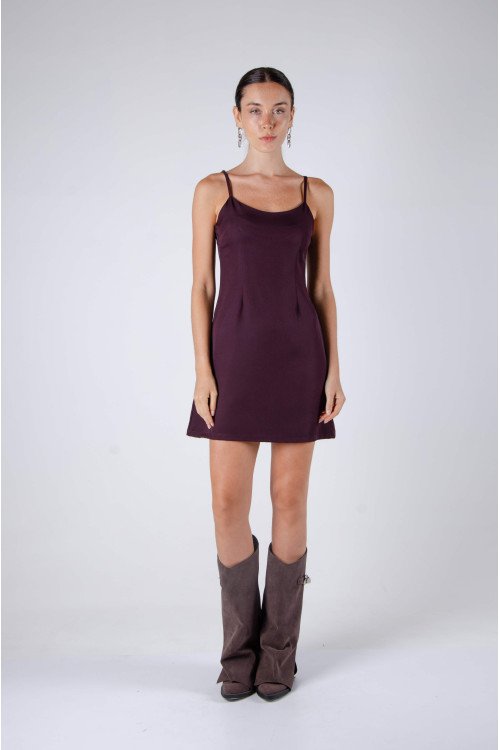 Vestido solero sastrero con pinzas, breteles regulables y cierre invisible