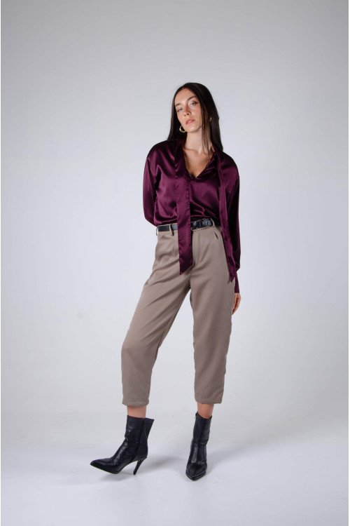 Pantalón sastrero cigarette con elástico, pinzas y bolsillos