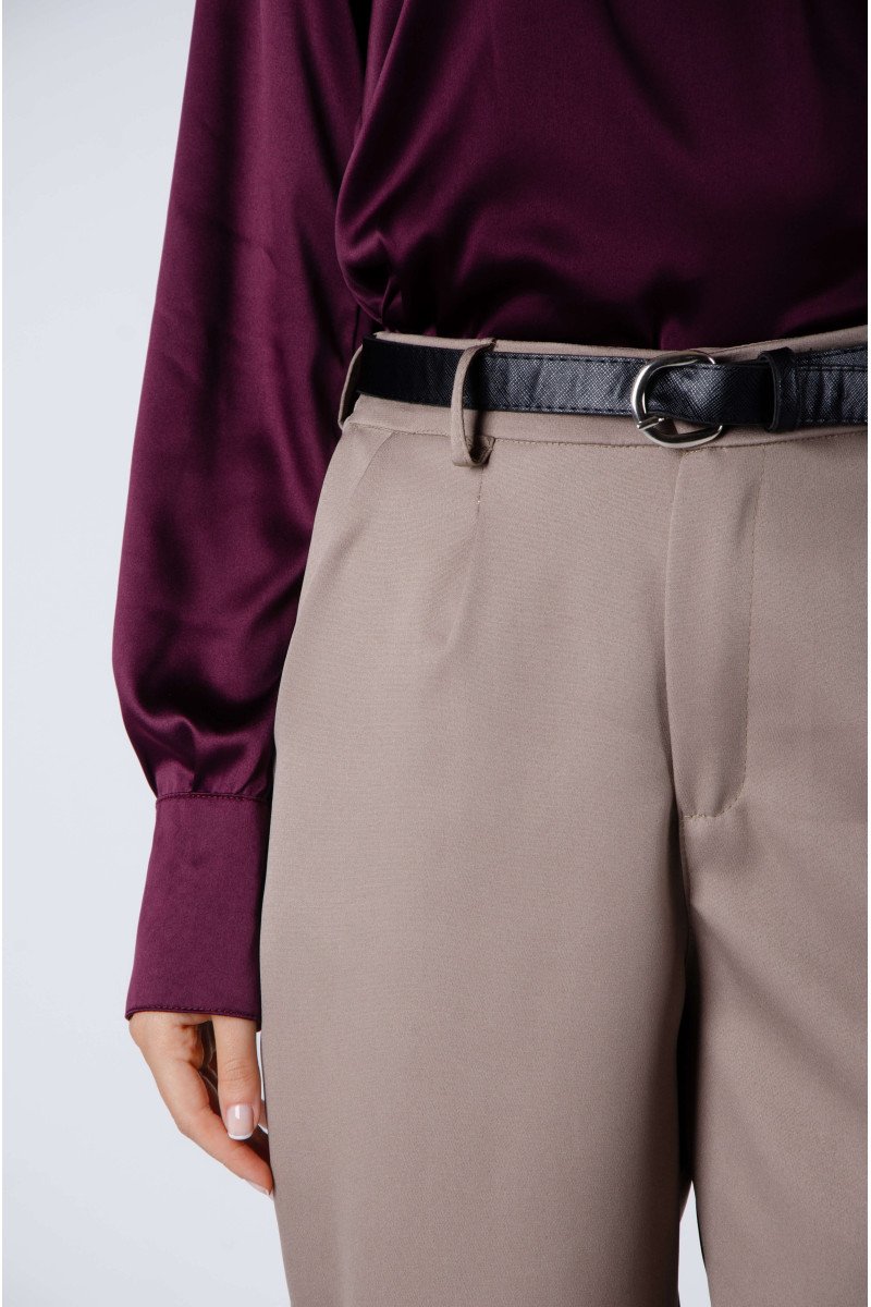 Pantalón sastrero cigarette con elástico, pinzas y bolsillos