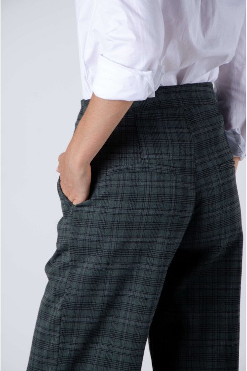 Palazo sastrero cuadrillé ancho con botón y cierre, pinzas y bolsillos