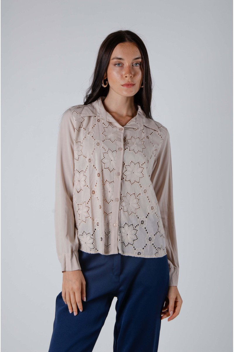 Camisa de poplin con broderie en delantera y tabla