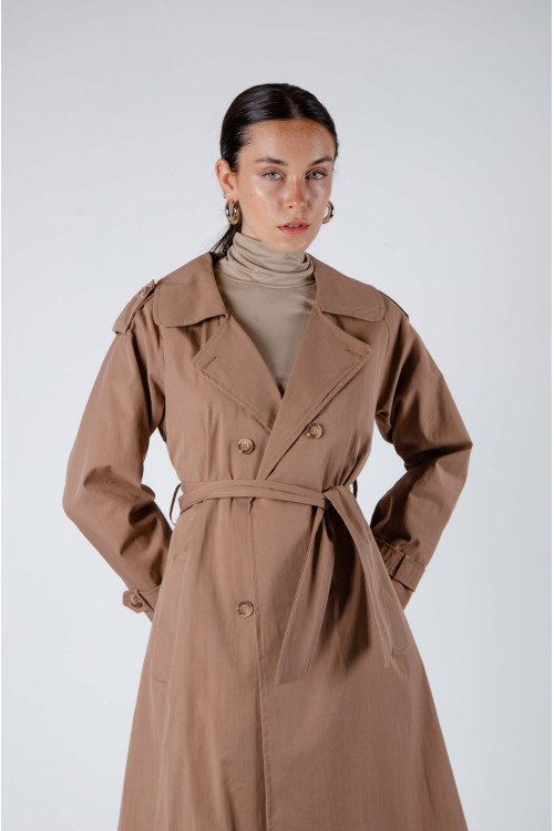 Trench clásico impermeable forrado y cruzado, con charreteras, lazo y bolsillos