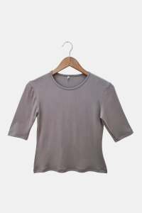 Remera de tejido de punto manga 3/4 anatómica