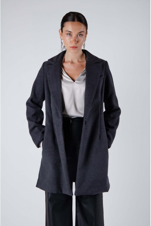 Tapado de velour entallado forrado con pinzas, recortes, bolsillos y tajo