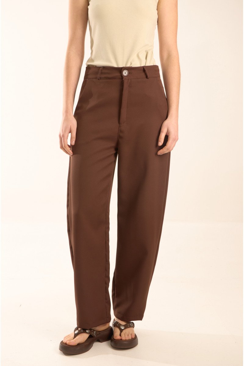 Pantalón sastrero balloon con presillas, pinzas traseras y bolsillos